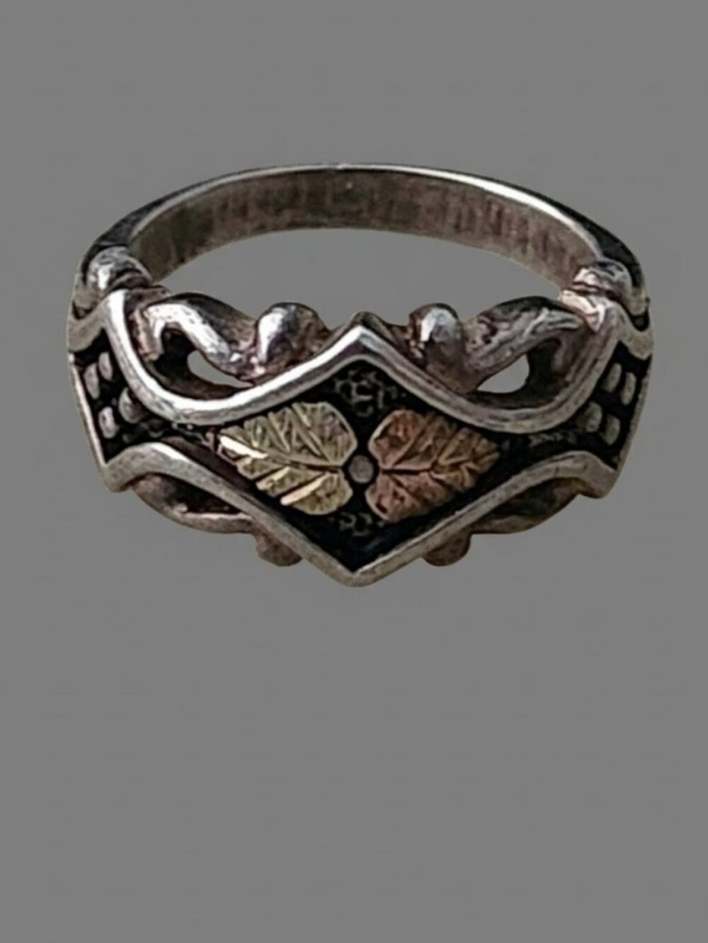 Black Hills Gold 12K & Sterling Silver Leaf Accent Ring - Size 6